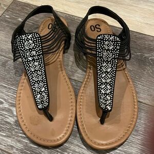 Women’s sandals size 7